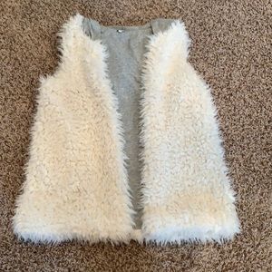 Girls splendid furry vest with hood-sz 14